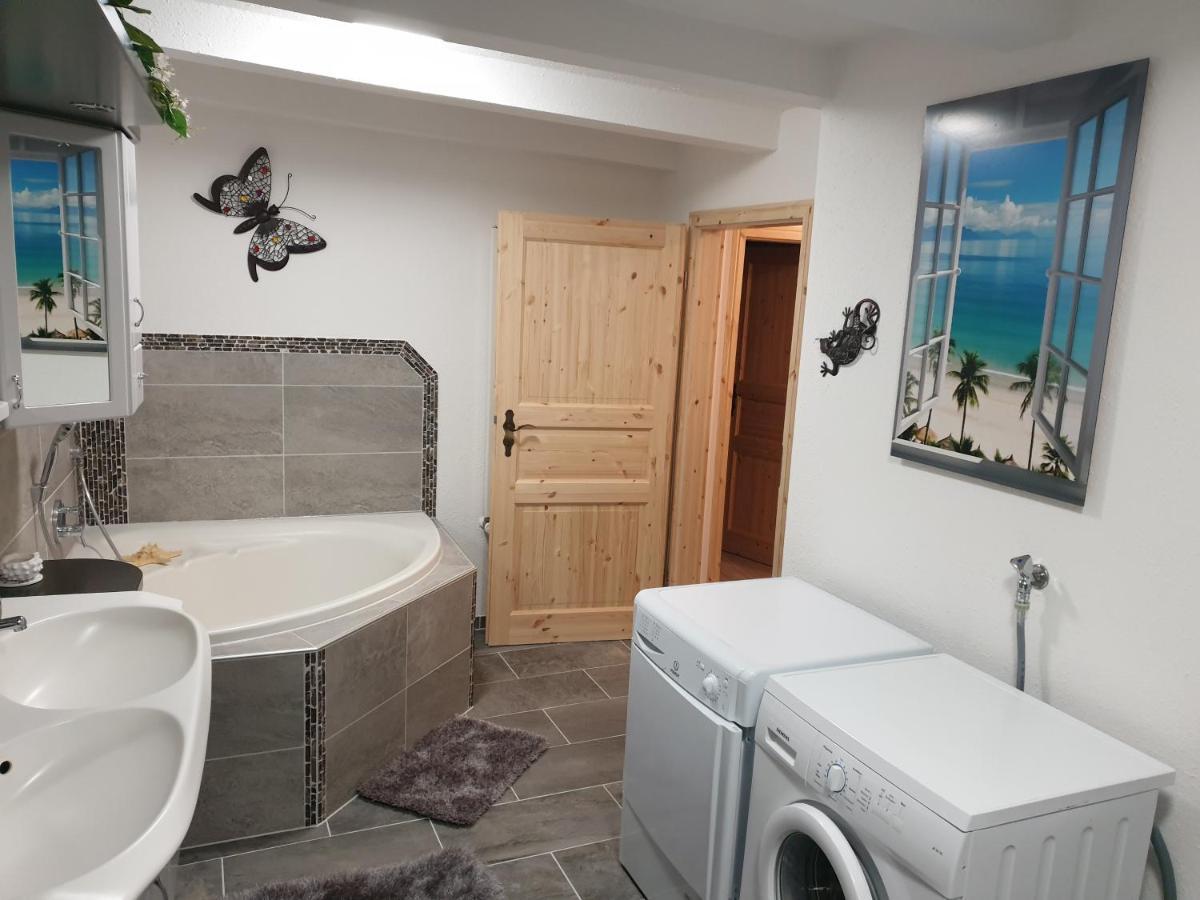 Martin'S Ferienwohnung ฟูร์ท อิม วัลด์ ภายนอก รูปภาพ